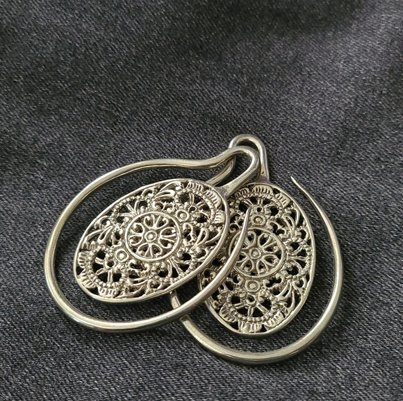 Intricate White Brass Amulet 8g Earrings - Picture 1 of 3